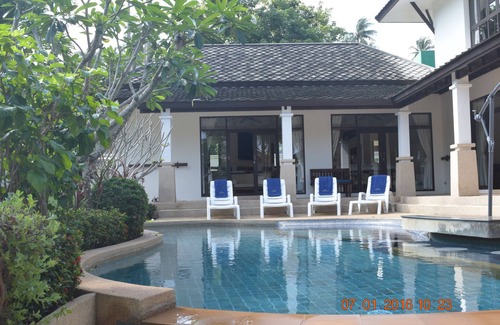 Bang Po Villa | 3 Bedroom Villa 2 ~ only 30 seconds walk to beach
