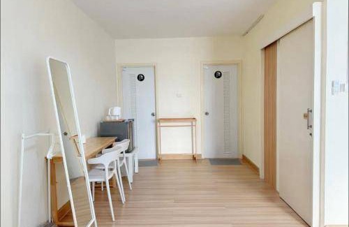 Lat Krabang Bed & Breakfast | 30 m² Bed and breakfast ∙ 5 guests