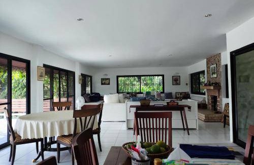 Mueang Len House | 300 m² House ∙ 1 bedroom ∙ 4 guests