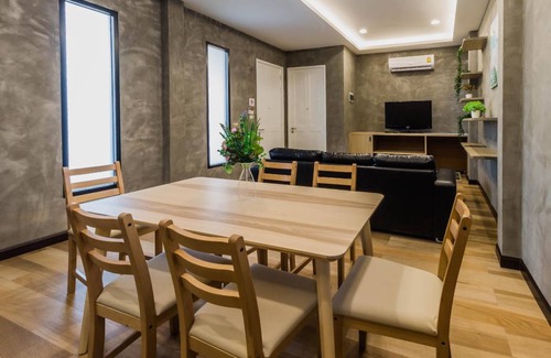 Phitsanulok Villa | 33 m² Villa ∙ 127 guests
