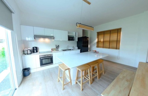 Khanong Phra House | 350 m² House ∙ 4 bedrooms ∙ 15 guests