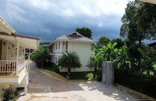 Sangkhla Buri Resort | 39 m² Resort ∙ 6 guests