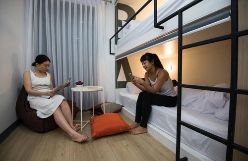 Khlong Tan Bed & Breakfast | 4 Bedroom MonkeyNap Hostel