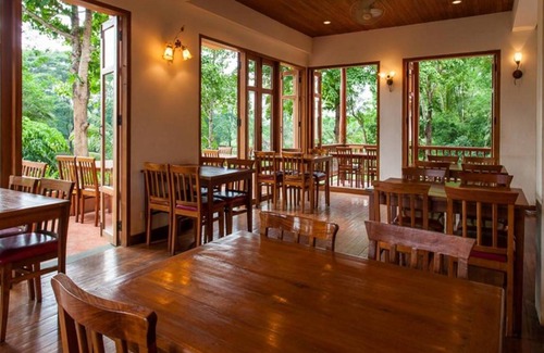 Mae Sariang Resort | 40 m² Resort ∙ 4 guests