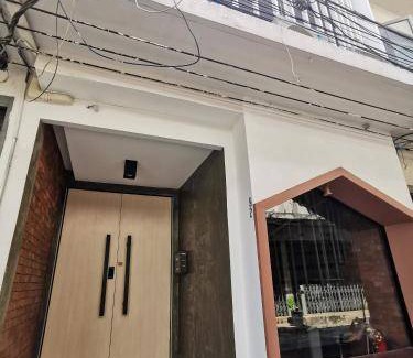 Khlong Ton Sai Apartment | 40 m² Serviced apartment ∙ 4 guests