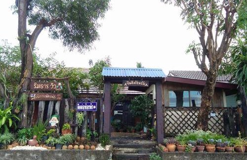 Ubon Ratchathani Resort | 42 m² Resort ∙ 5 guests
