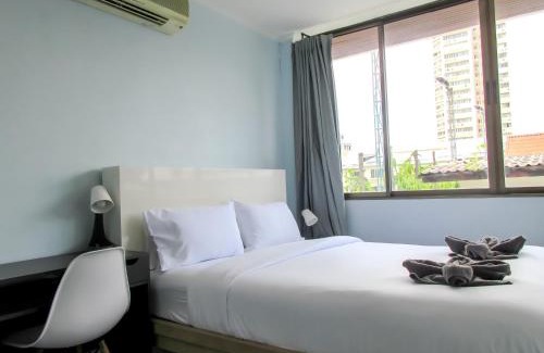 Khlong Tan Nuea Hostel | 420 Hostel - Ekkamai Buds & Beds