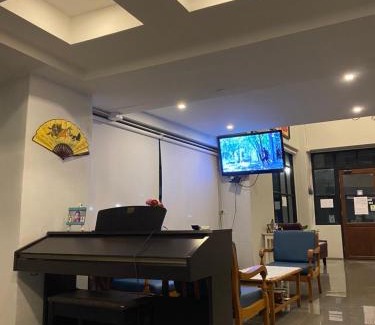 Ban Chang Lo Hotel | 43 Home