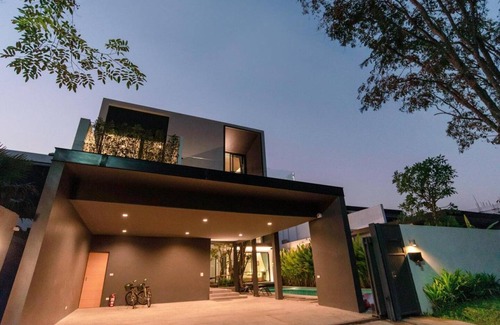 Chiang Mai Villa | 440 m² Villa ∙ 4 bedrooms ∙ 14 guests
