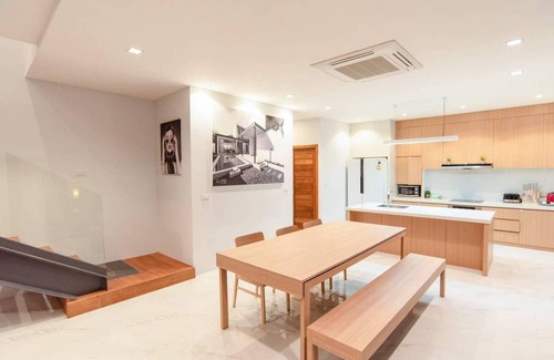 Chiang Mai Villa | 440 m² Villa ∙ 4 bedrooms ∙ 14 guests