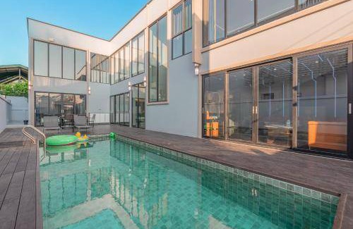Na Kluea Villa | 450 m² Villa ∙ 4 bedrooms ∙ 12 guests