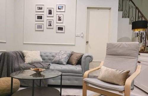 Phra Khanong House | 4BR Stylish home, Close to BTS ONNUT200m, Dowtown