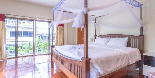 Chang Phueak Villa | 5 BR Villa w Pool - Old City 7 Min Walk - Family Friendly - Ping-Pong Table