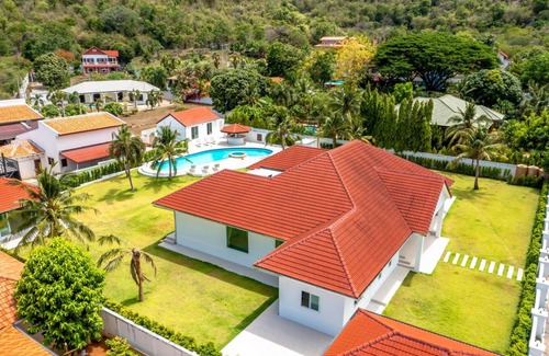 Khao Tao Villa | 540 m² Villa ∙ 6 bedrooms ∙ 14 guests