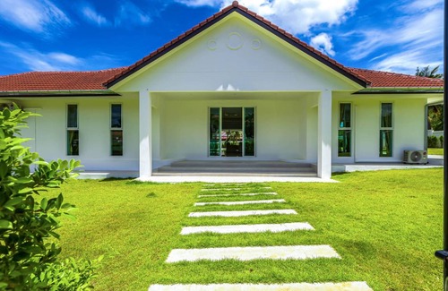 Khao Tao Villa | 540 m² Villa ∙ 6 bedrooms ∙ 14 guests