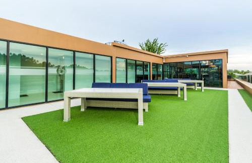 Cherngtalay Apartment | 6th Avenue Surin by Lofty