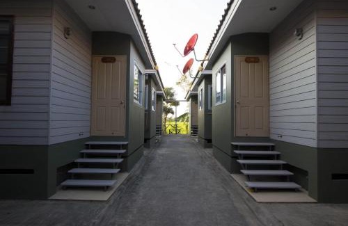 Bang Bua Thong Hostel | AA Garden Resort
