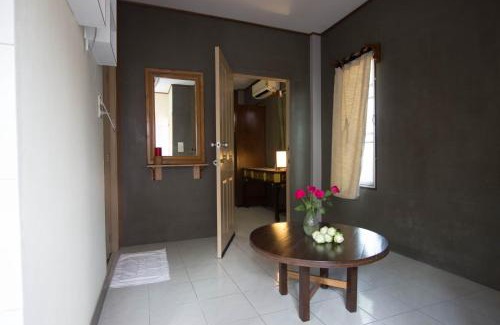 Bang Bua Thong Hostel | AA Garden Resort