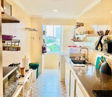 Khlong Toei Apartment | Apartment ∙ 2 bedrooms ∙ 6 guests
