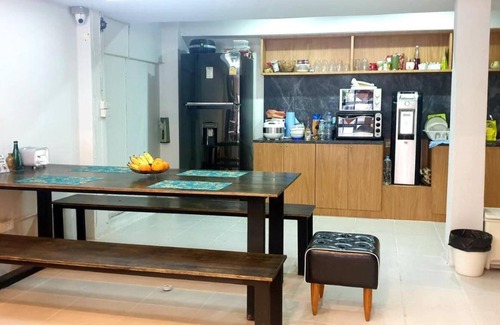 Khlong Toei Nuea Hostel | Asoke Montri Hostel