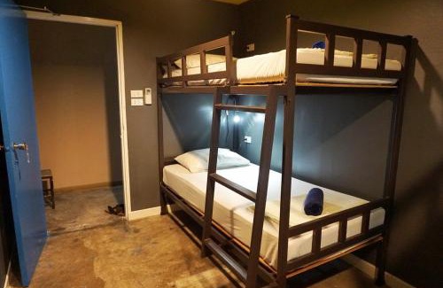 Downtown Krabi Hostel | B&B House & Hostel