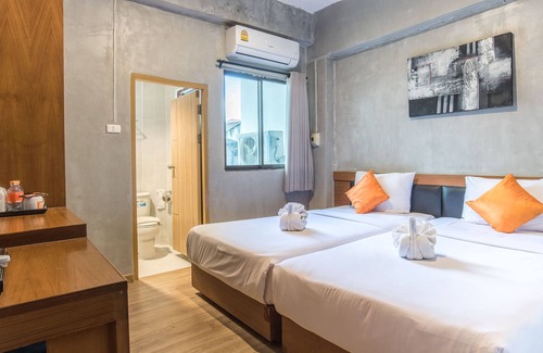 Chiang Rai Hotel | B2 Chiang Rai Night Bazaar Boutique & Budget Hotel