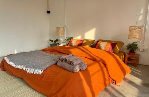 Talat Noi Hostel | Baan KhaoSoi - Private room in a rooftop hostel 3rd floor