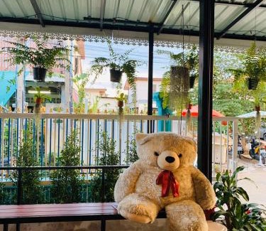 Thani Hostel | Baan Mae Somkid Homestay