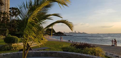 North Pattaya Apartment | Beach Front Condominium at The Palm Wongamat
