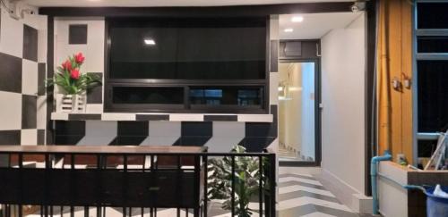 Ramkhamhaeng Hostel | Benjamas hostels