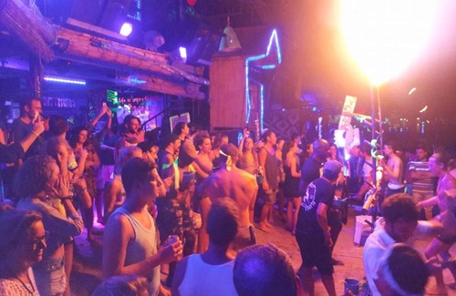 Ko Phi Phi Hostel | Blanco Beach Bar Hostel