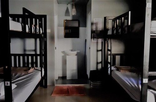 Ko Phi Phi Hostel | Blanco Beach Bar Hostel
