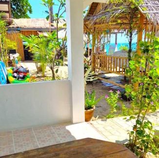 Maret House | Bungalow Tikki beach PineApple
