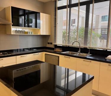 Bangkok Central Business District Villa | Central BKK Luxuxy Pool Villa 4BR