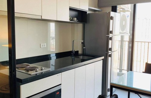 Pattaya Bay Condo | Central Location, Amazing Infinity Pool Near Beach