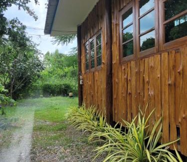 Ban Kluai House | Coco farm stay Suanphueng