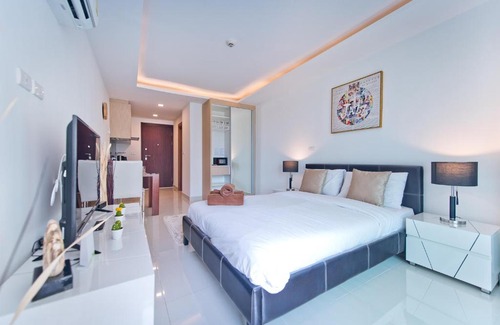 South Pattaya Apartment | CONTEMPORARY Studio in Laguna Beach 3.