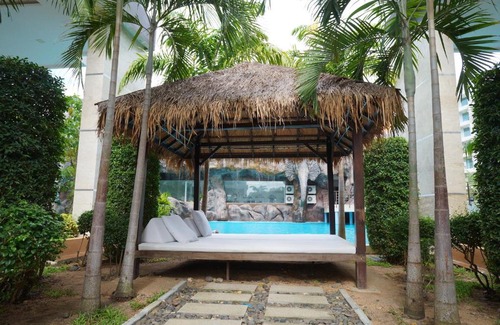 South Pattaya Apartment | CONTEMPORARY Studio in Laguna Beach 3.