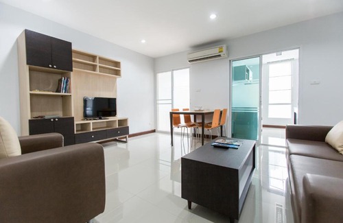 Ekkamai Apartment | Cozy Apt 2BedR 2BathR Sukhumvit BTS Ekkamai
