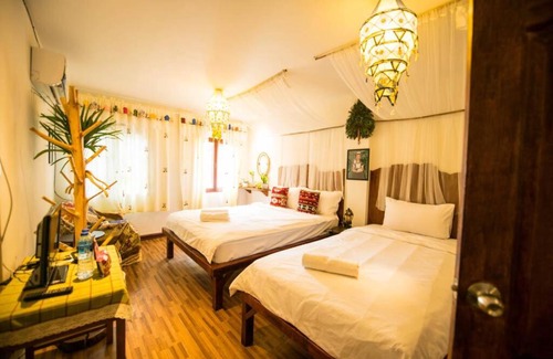 Ekkamai Villa | Ekamai Stylish Townhouse cozy 7Bedrooms with spacious lobby