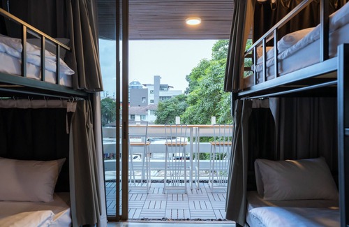 Khlong Tan Nuea Hostel | Ekkamai Buds & Beds - 420 Hostel