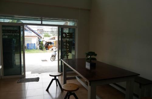 Thong Sala Hostel | EQ Hostel