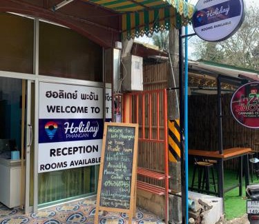 Thong Sala Hostel | Holiday Phangan - Hostel & Bar
