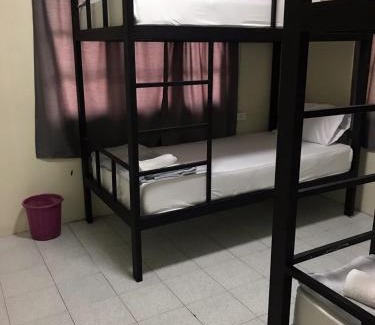 Thong Sala Hostel | Holiday Phangan - Hostel & Bar