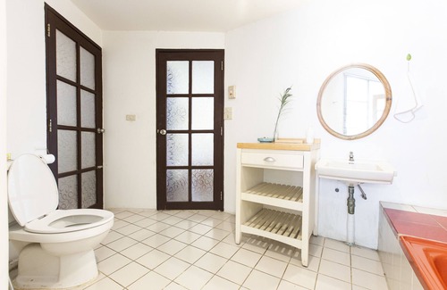 Bangkok Central Business District Hostel | Home16 Hostel 16