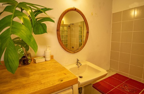 Bangkok Central Business District Hostel | Home16 Hostel 16
