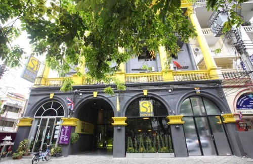 Thung Maha Mek Hostel | Hostel ∙ 8 guests