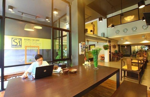 Thung Maha Mek Hostel | Hostel ∙ 8 guests