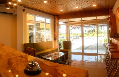 Phunphin Hostel | Hostel ∙ 8 guests