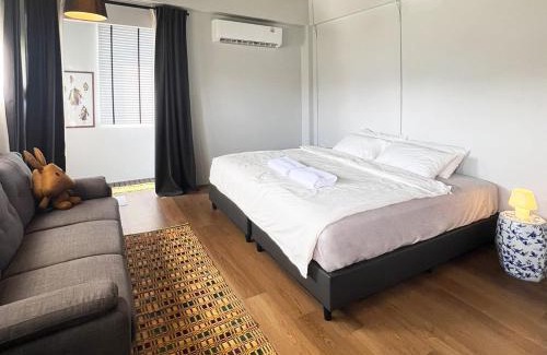Prawet Hostel | Human Touch Room - Soulful Bangkok Hideout